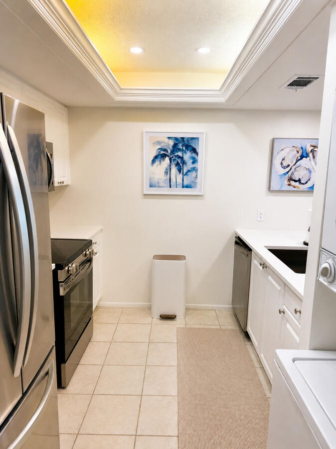 Unit 310: Kitchen (1)
