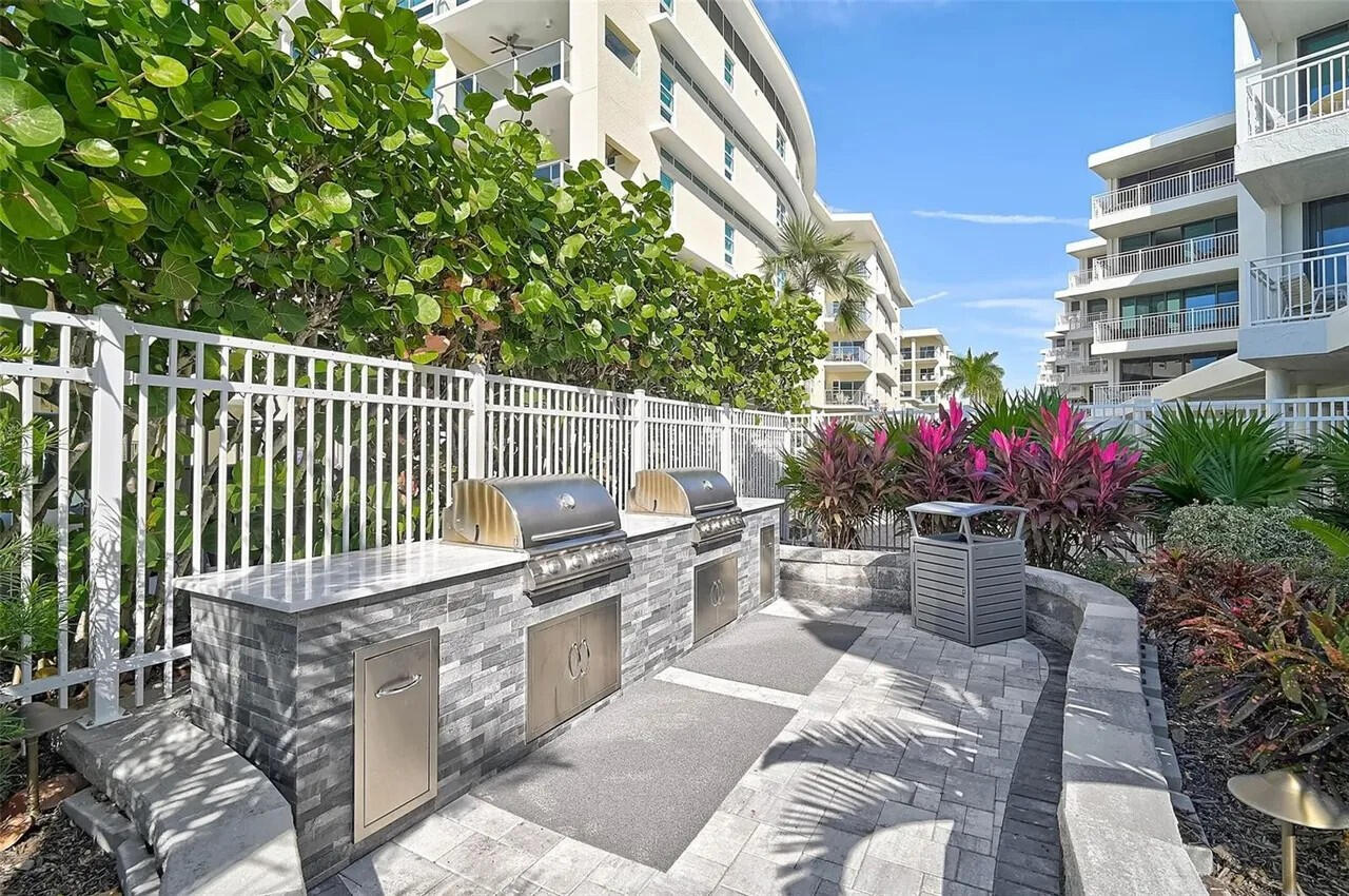 House of the Sun: Grill Area