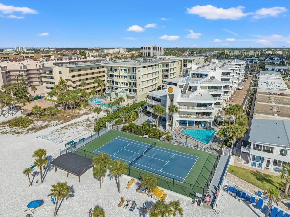 House of the Sun: Beach, Tennis Courts, Pool